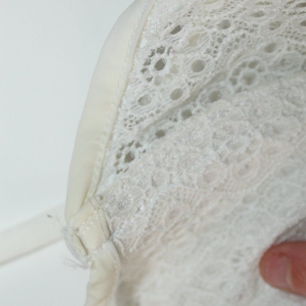 Set of 2 No Boundaries Lace Overlay Bras Size 34B - Picture 7 of 10